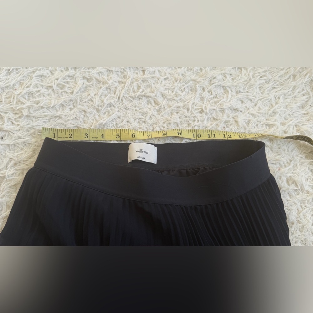 Aritzia Wilfred Twirl Pleated Skirt - Picture 6 of 10
